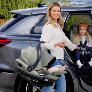 360도 회전형 카시트