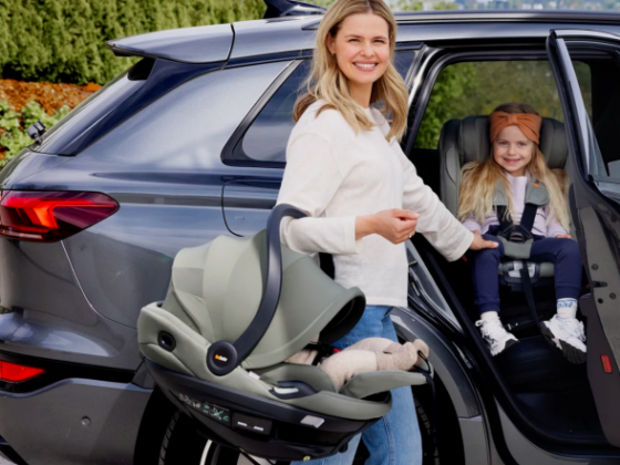 360도 회전형 카시트